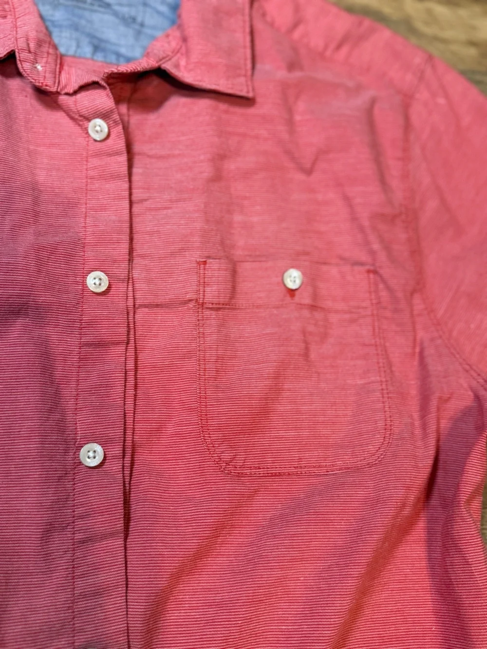 The North Face Men’s Size L Coral Red Short Sleeve Button Up Shirt